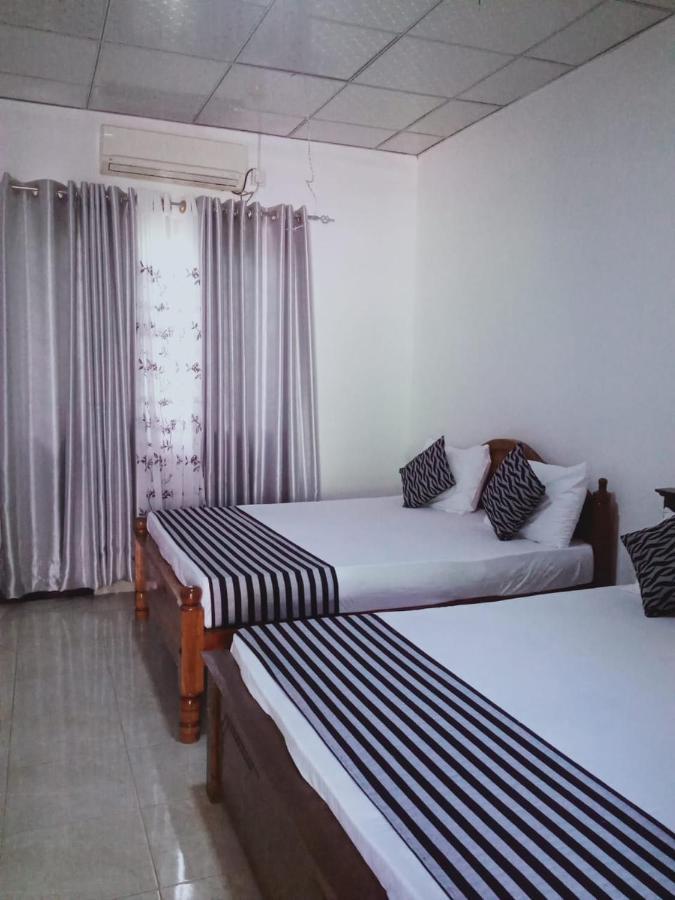 Sidhangana Home Stay Anuradhapura Bagian luar foto